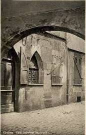 Hinterhof mit Werkstatt